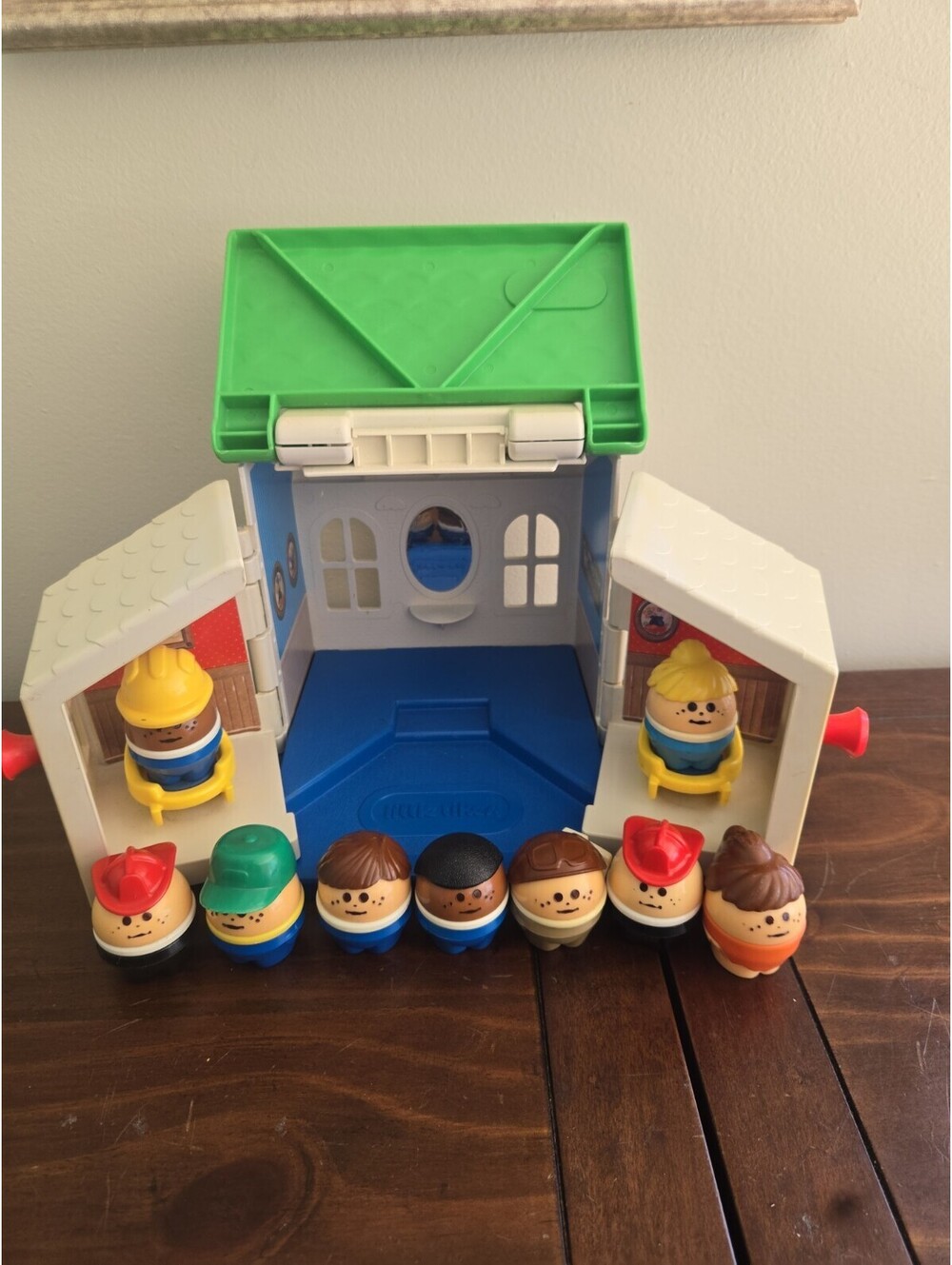 Vintage Little Tikes Figures 9 Toddle Tots Family Play Doll House Cottage Carry